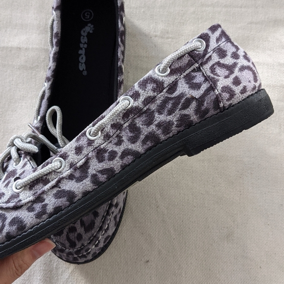 Grey Leopard Loafer Flats Sz 8 - Picture 3 of 4